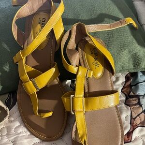 Eurosoft Women's Vibrant Yellow Sandals